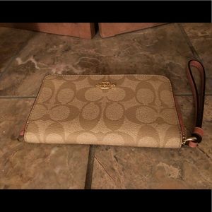 Coach wallet/wristlet